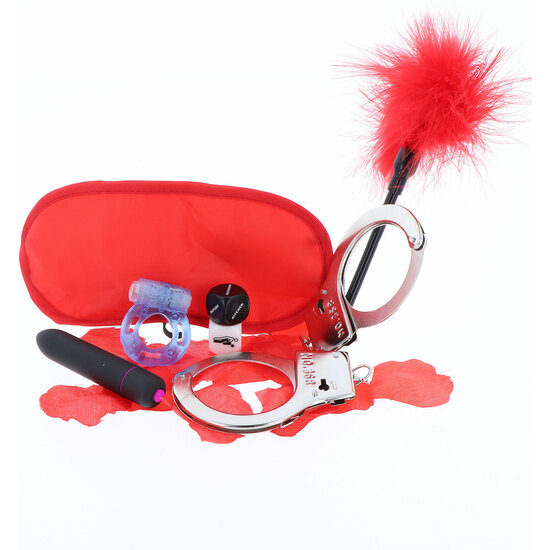 THE PASSIONATE WEEKEND KIT  image 1