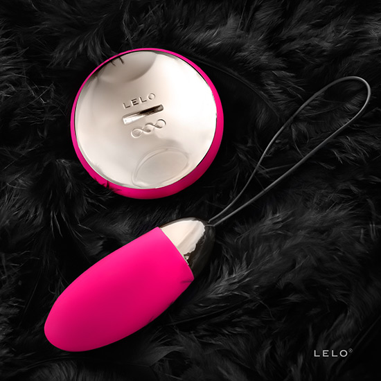 LELO LYLA 2 REMOTE MASSAGER PINK image 4