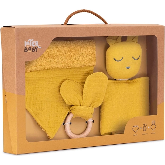 SET REGALO MUSELINA CON DOUDOU, BABERO Y MORDEDOR MOSTAZA image 0