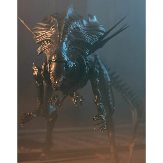 FIGURA ALIEN QUEEN ALIEN VS. PREDATOR 18CM image 1