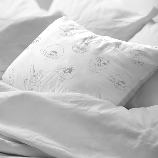FUNDA DE ALMOHADA 100% ALGODÓN MODELO LOONEY TUNES DE 105 CM. image 1