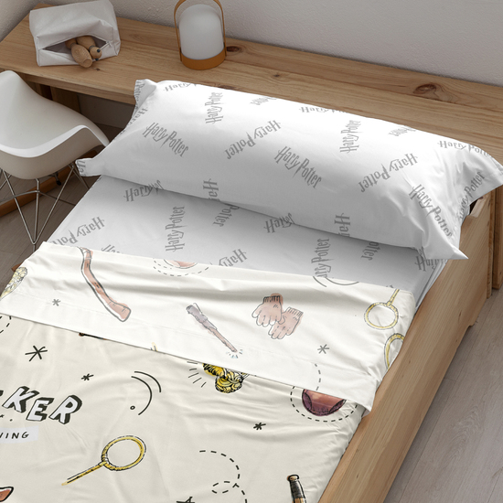 JUEGO DE SÁBANAS CON ALMOHADA Y BAJERA ESTAMPADAS 100% ALGODÓN MODELO QUIDDITCH CHILD PARA CAMA DE 90. image 0