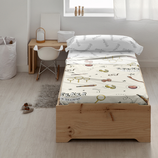 JUEGO DE SÁBANAS CON ALMOHADA Y BAJERA ESTAMPADAS 100% ALGODÓN MODELO QUIDDITCH CHILD PARA CAMA DE 105. image 1