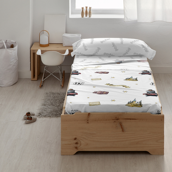 JUEGO DE SÁBANAS CON ALMOHADA Y BAJERA ESTAMPADAS 100% ALGODÓN MODELO PLATFORM 9 3-4 PARA CAMA DE 105. image 1