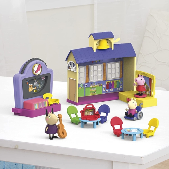 PEPPA PIG LA GUARDERÍA DE PEPPA 3 FIGURAS+10 ACCESORIOS image 3