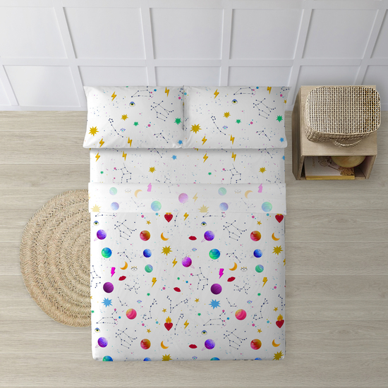 JUEGO DE SÁBANAS CON ALMOHADA Y BAJERA ESTAMPADAS 100% ALGODÓN MODELO COSMOS PARA CAMA DE 90. image 0