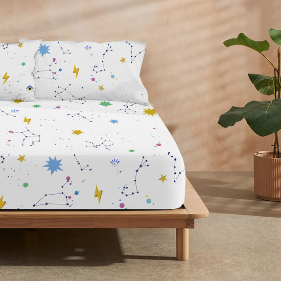 JUEGO DE SÁBANAS CON ALMOHADA Y BAJERA ESTAMPADAS 100% ALGODÓN MODELO COSMOS PARA CAMA DE 180. image 1