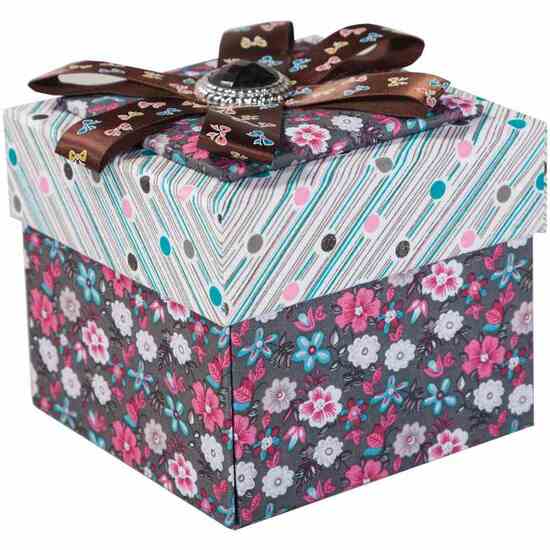CARDBOARD AND FABRIC SEWING BOX WITH ACCESSORIES image 0