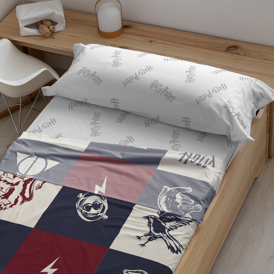 JUEGO DE SÁBANAS CON ALMOHADA Y BAJERA ESTAMPADAS 100% ALGODÓN MODELO HOGWARTS CUADROS AZUL PARA CAMA DE 105. image 0