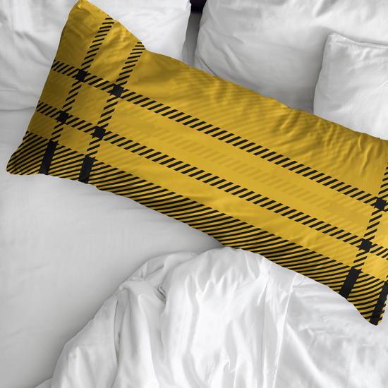 FUNDA DE ALMOHADA 100% ALGODÓN MODELO HUFFLEPUFF CUADRO DE 65X65 CM. image 1