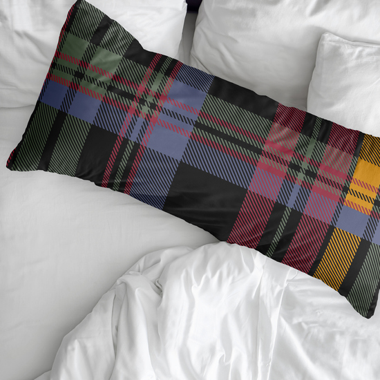 FUNDA DE ALMOHADA 100% ALGODÓN MODELO HOGWARTS CUADRO COLORES DE 80X80 CM. image 1