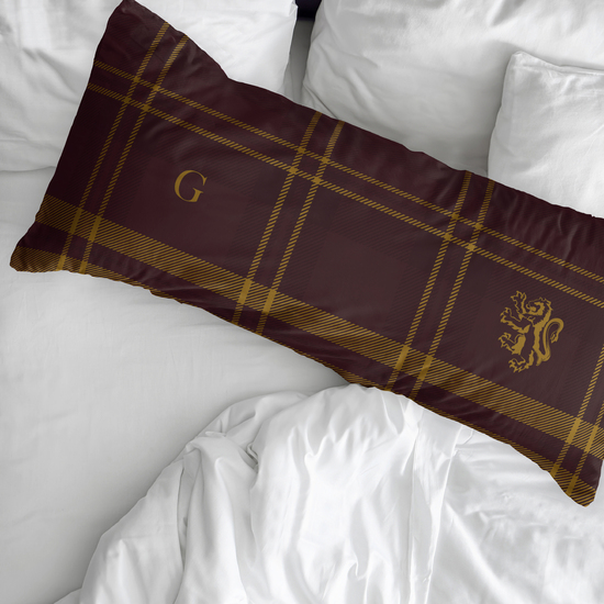 FUNDA DE ALMOHADA 100% ALGODÓN MODELO GRYFFINDOR CUADRO DE 65X65 CM. image 1