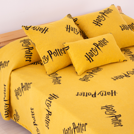 FUNDA DE COJÍN EXTRASUAVE HUFFLEPUFF 50X50 HARRY POTTER image 2