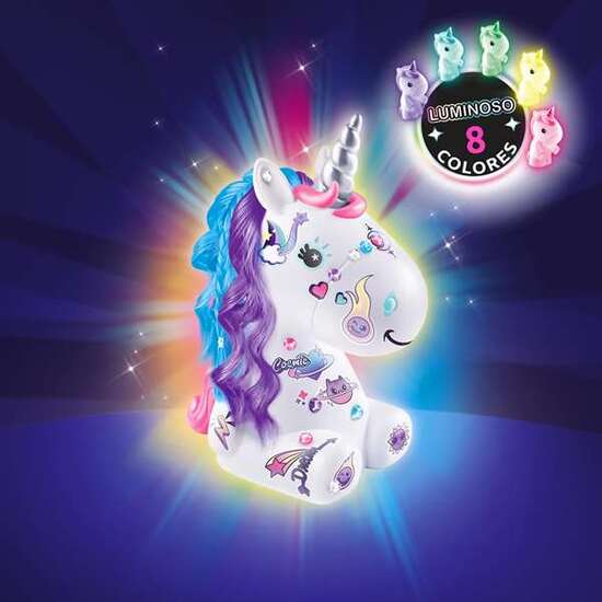 DECORA TU UNICORNIO CÓSMICO 22 CM, INCLUYE 30 PEGATINAS Y GEMAS, CON SUAVE LUZ MULTICOLOR image 3