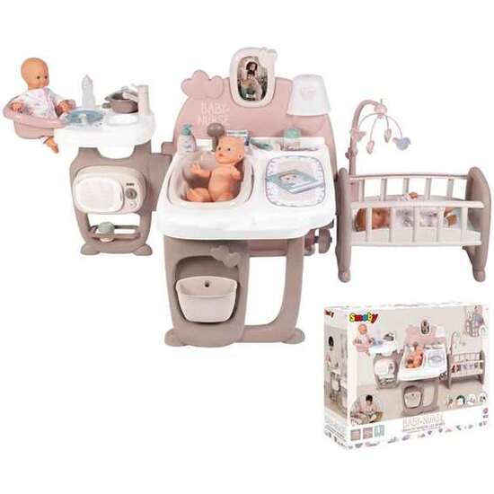 CASA DE LOS BEBÉS BABY NURSE CON 3 AREAS DE JUEGOS PARA MUÑECOS DE HASTA 42CM. 149X71X71CM image 0