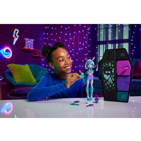 MUÑECA TWYLA SKULLMATE SECRETS NEON FRIGHTS MONSTER HIGH 25CM image 2