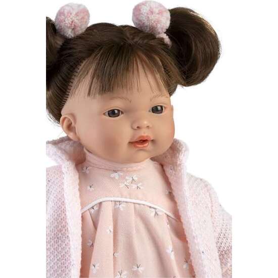 MUÑECA LLORONA VERA CUERP DE TELA 33 CM INCLUYE EL CHUPETE. image 2