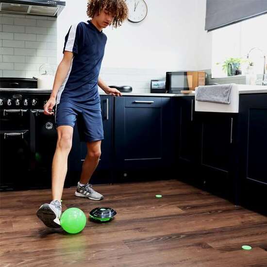 JUEGO SOCCERBOT ¡DENTRO DE CASA! ¿PODRÁS VENCER AL ROBOT DE FÚTBOL INTELIGENTE? image 2