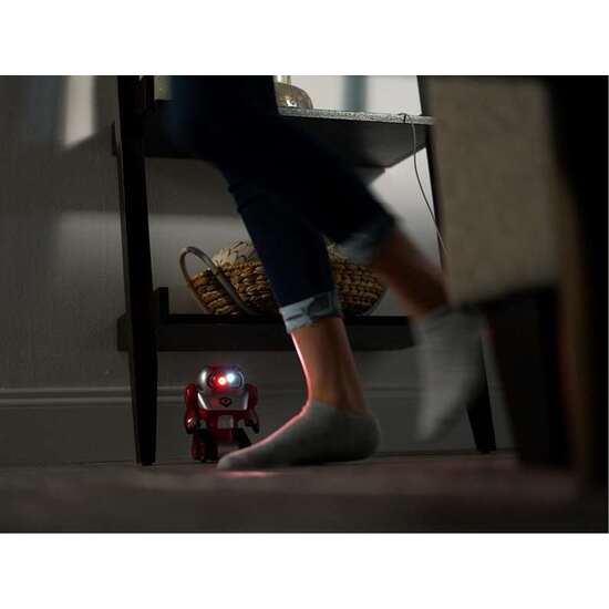 ROBOT SPYBOTS T.R.I.P.CON SU PROYECTOR LED EMITE EL LOGO AVISANDO A LOS POSIBLES INTRUSOS QUE LA ZONA ESTÁ PROTEGIDA POR LOS SPYBOTS image 2