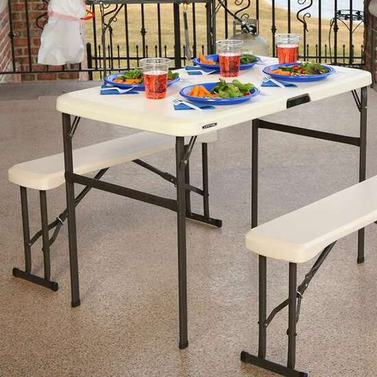 CONJUNTO DE MESA (106X61X74 CM) Y DOS BANCOS (94X22X42 CM)PLEGABLES CON ASAS INCORPORADAS PARA 4 PERSONAS image 1