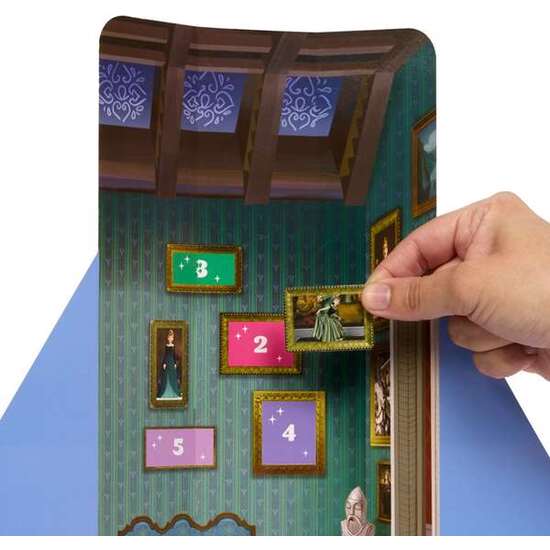 MUÑECA FROZEN ANNA SPIN AND REVEAL.INCLUYE 11 SORPRESAS 5 ACCESORIOS Y 5 PEGATINAS CON UNA ESCENA DE JUEGO INSPIRADA EN LA PELICULA. image 3