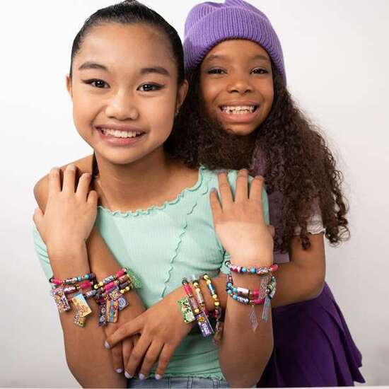 SET DE PULSERAS STICKI ROLLS ¡CREA IMPRESIONANTES PULSERAS CON TEMÁTICA HAWAII! INCLUYE 2 ROLLOS INTERCAMBIABLES image 2