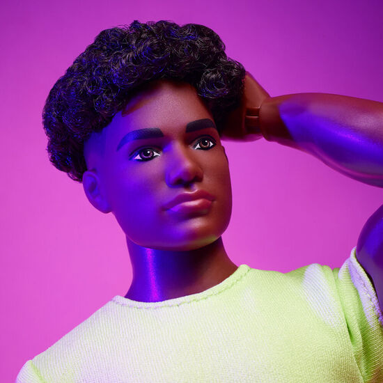 MUÑECO KEN SIGNATURE BARBIE image 3