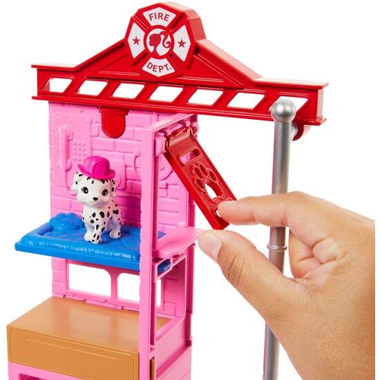 MUÑECA BOMBERA ESTACION DE BOMBEROS BARBIE image 3