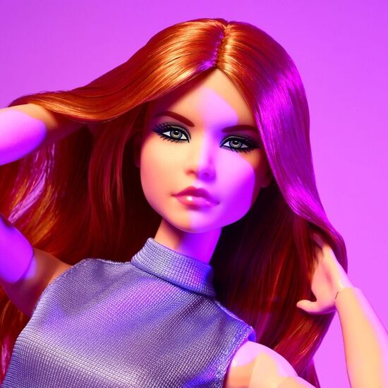 MUÑECA PELIRROJA SIGNATURE BARBIE image 3