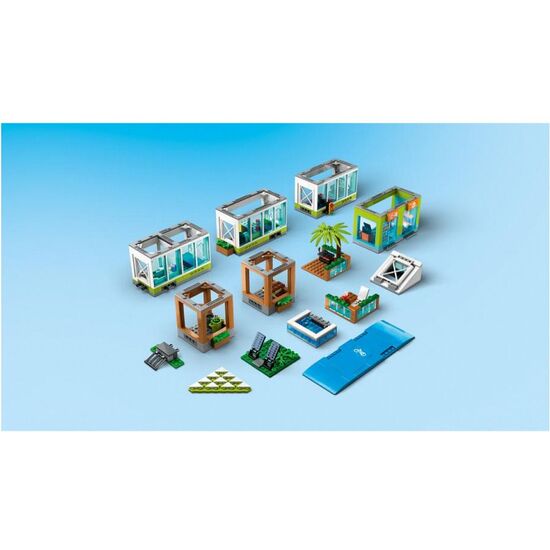 APARTMENT BUILDING LEGO image 5