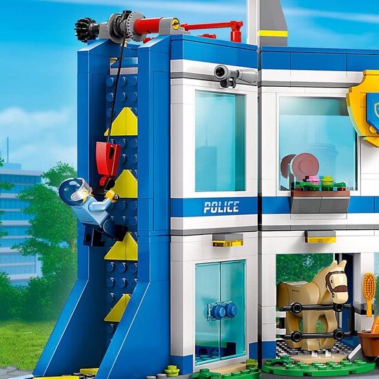 POLICE TRAINING ACADEMY LEGO image 1
