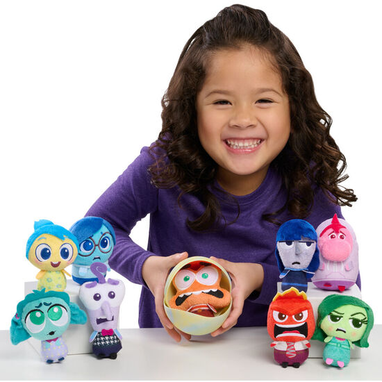 CAPSULA SORPRESA LLAVERO PELUCHE DEL REVES 2 DISNEY PIXAR 8CM SURTIDO image 0