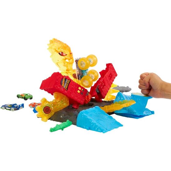 TORRE EN LLAMAS MONSTER TRUCKS HOT WHEELS image 2