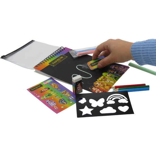 RAINBOW HIGH SET DE PAPELERÍA CUADERNO PIZARRA image 3