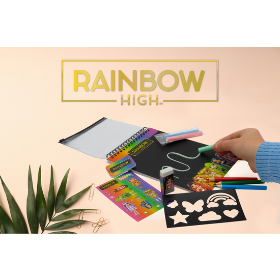 RAINBOW HIGH SET DE PAPELERÍA CUADERNO PIZARRA image 6