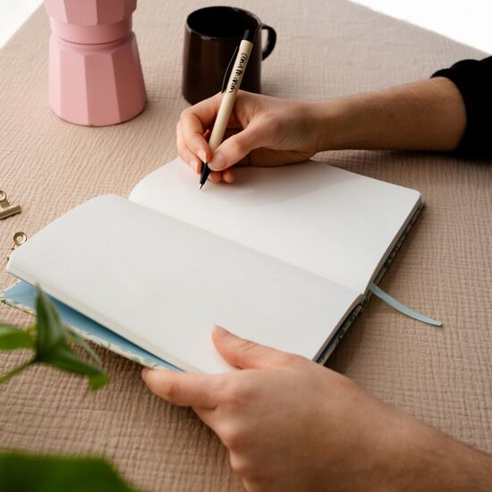 SET CUADERNO A5 + BOLIGRAFO ANA MARIN image 3