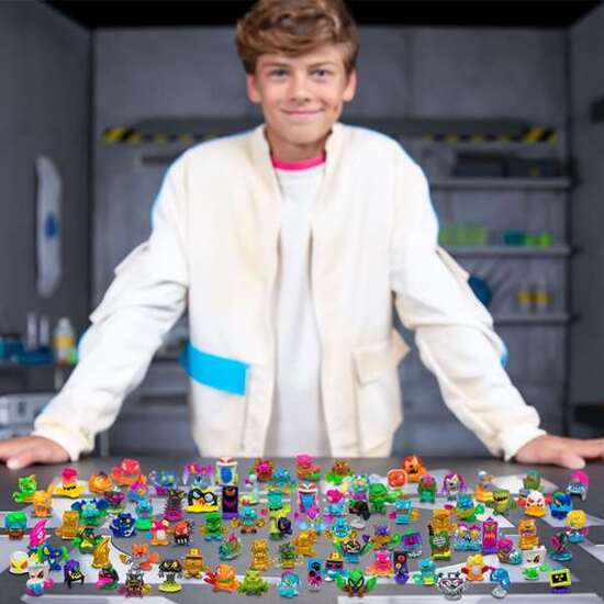 FIGURAS MRBEAST SWARMS MEGA LAB.AGREGA AGUA AL TUBO DE ENSAYO, AGÍTALO Y REVELA DOCE PERSONAJES COLECCIONABLES. - MODELOS SURTIDOS image 4