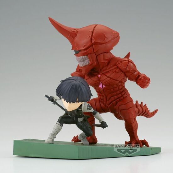 FIGURA SOSHIRO HOSHINA VS. KAIJU NO. 10 WORLD COLLECTABLE LOG STORIES KAIJU NO. 8 image 1