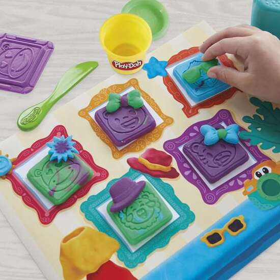 SET DE FOTOS DIVERTIDO PLAY DOH CON 3 BOTES DE PLASTILINA Y ACCESORIOS. image 2