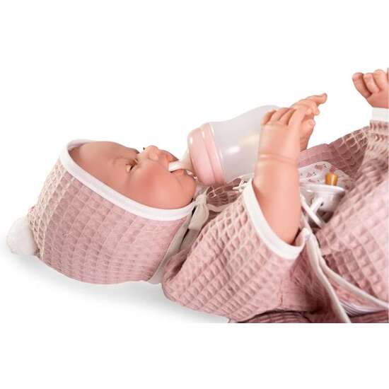 MUÑECA RECIÉN NACIDA MIA HACE PIPÍ CON CAPITA DE BAÑO 42 CM image 2