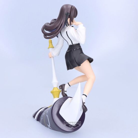 FIGURA OUT ON TIME ALINA CLOVER I MAY BE A GUILD RECEPTIONIST BUT ILL SOLO ANY BOSS TO CLOCK 18CM image 1