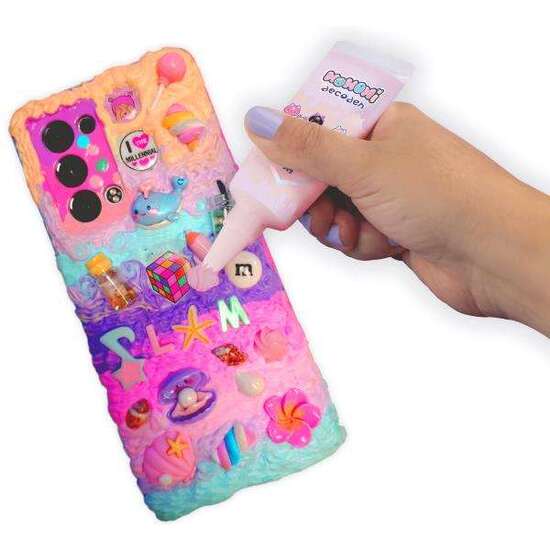 DECODEN STARTER PACK. PARA DECORAR LA FUNDA DE TU TELÉFONO CON CREMA. CONTIENE 2 CREMAS, BOQUILLAS, ESPÁTULA, PINZAS Y AMULETOS. 2 VERSIONES. image 2