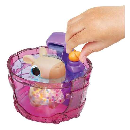 MASCTOA ANIMAGIC LET´S GLO CAPIBARA SPA TIME. LLENA LA BAÑERA CON AGUA Y PONLO DENTRO. ¡MIRA CÓMO FLOTA Y BRILLA! image 3