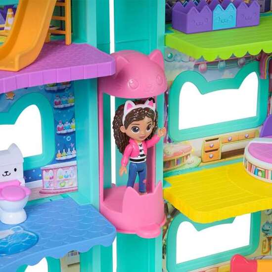 CASA DE MUÑECAS DE LA PELICULA LA CASA DE MUÑECAS DE GABBY. INCLUYE 1 FIGURA Y 8 ACCESORIOS. 43,18X55,88X13,34 CM. image 4