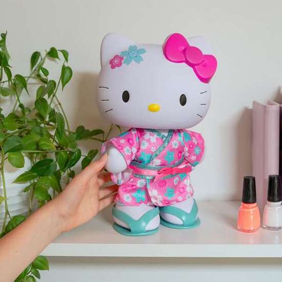 FIGURA HELLO KITTY KIMONO. 33 CM. CON 5 PUNTOS DE ARTICULACIÓN. image 4