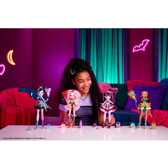MUÃ±ECA DRACULAURA SCARY SWEET BIRTHDAY 1600 MONSTER HIGH image 2