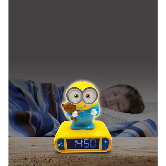 RELOJ DESPERTADOR LUZ NOCTURNA 3D MINIONS image 1