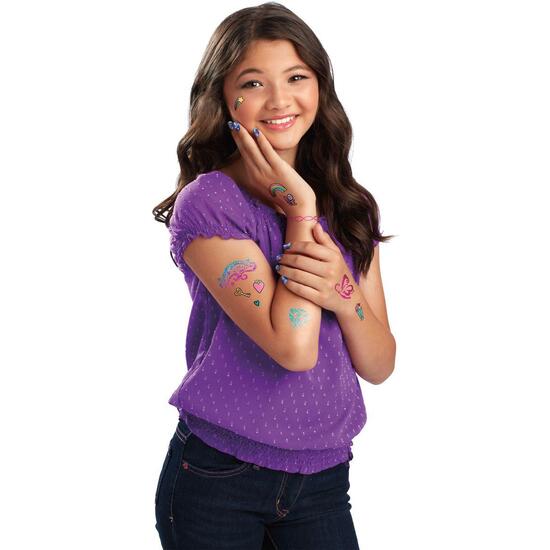 TATUAJES Y UÑAS BRILLANTES CON PURPURINA image 5