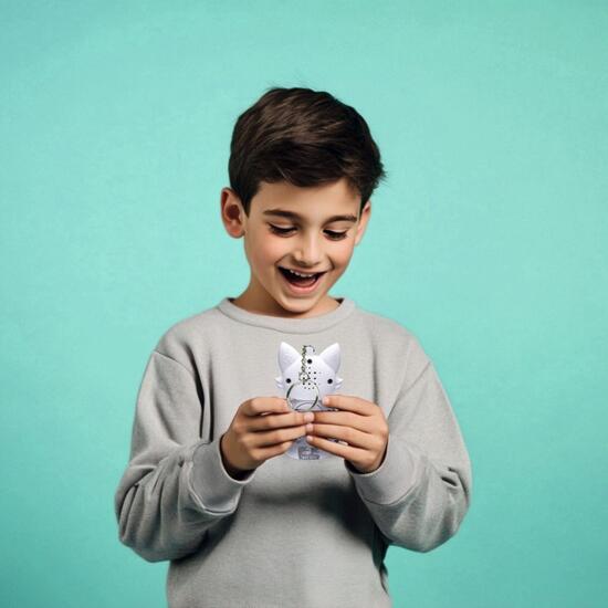 CONSOLA MY BEST-E® GIGAPETS® 2 CATS CON PANTALLA LCD Y ENGANCHE PARA LLAVERO image 7